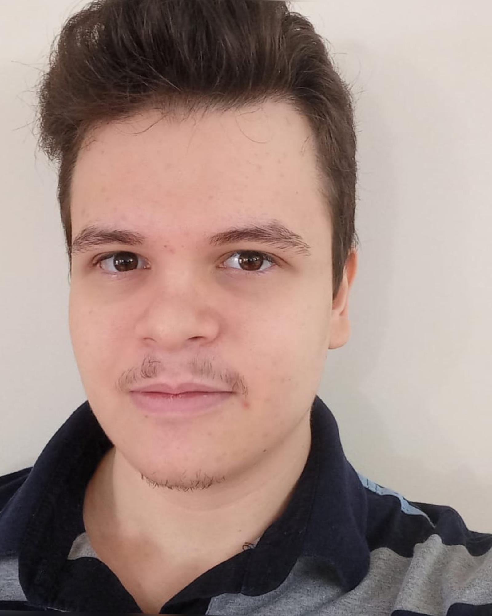 Vitor Hugo Rossi
                    Martinez